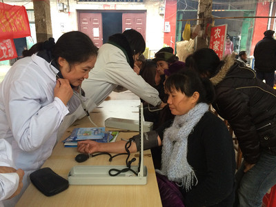 黨建引領促健康 服務社區暖人心——良慶區支部與七醫院支部聯合開展醫療義診與社會經濟咨詢服務